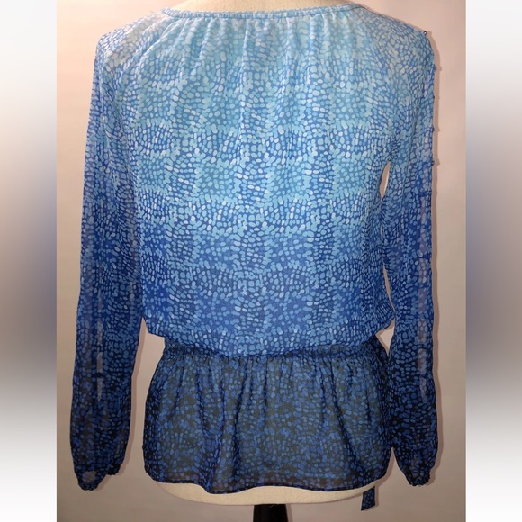 WHITE HOUSE BLACK MARKET Blue Ombre Open Sleeve Top Accented With Beads XS🌴 - Picture 9 of 9